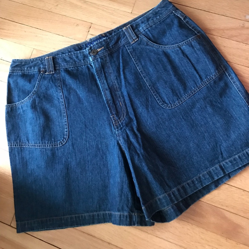Denim shorts (36)